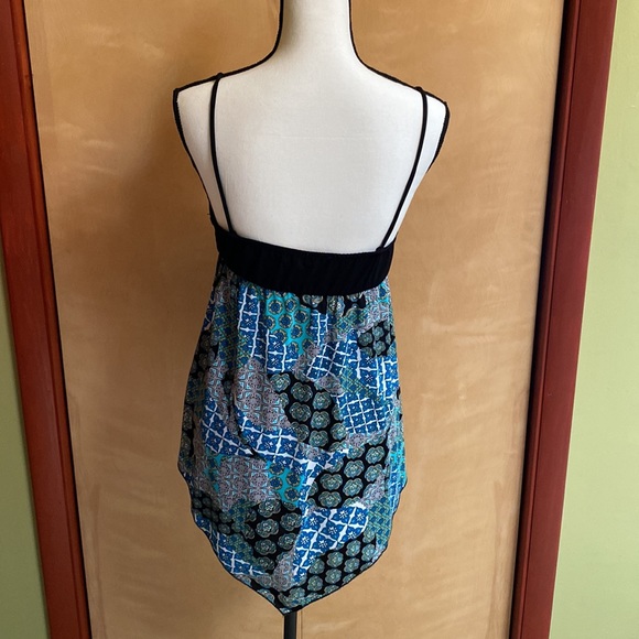 Sold as a set. Womens tops. Not sure of the sizes, but can get any measurements. - Picture 5 of 15